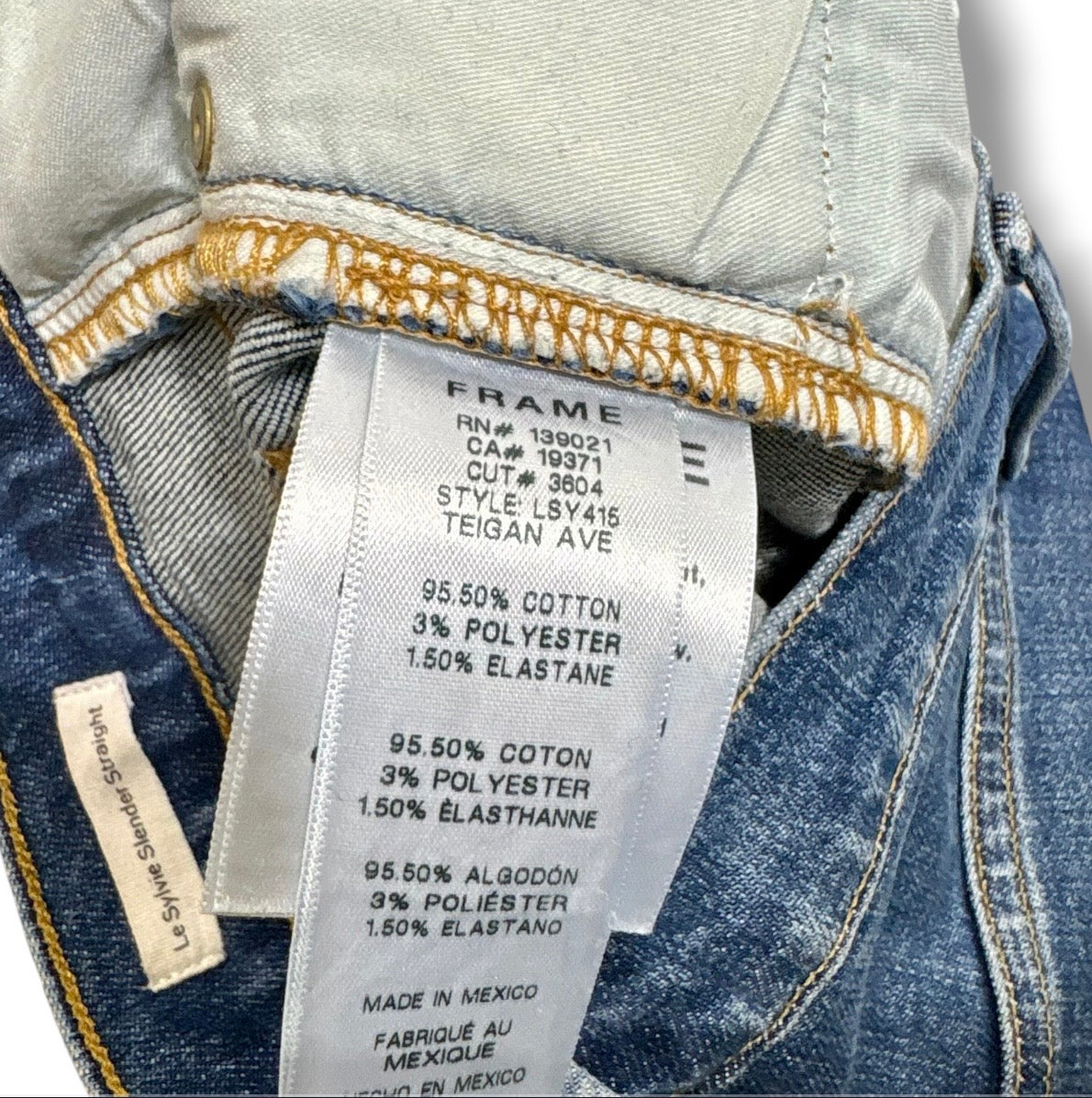 Frame Le Sylvie Slender Straight Jeans - Size 23 - Excellent Condition