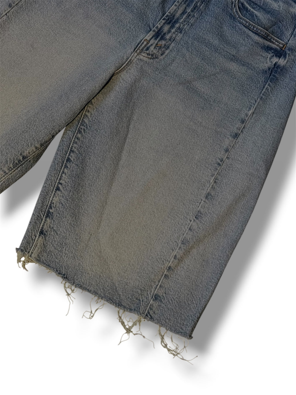 Mother Denim Half Pipe Bermuda Fray Shorts - Size 27 - Excellent Condition